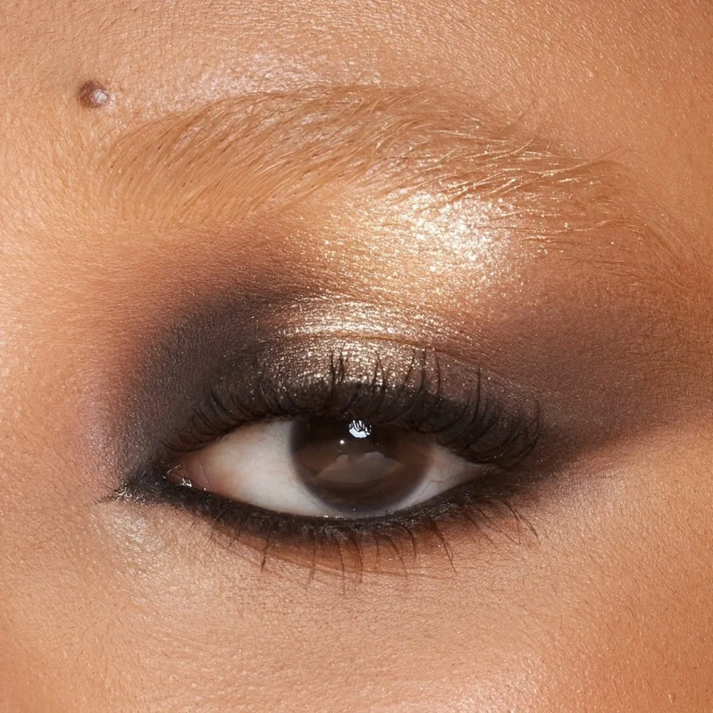 ✨ HUDA BEAUTY Empowered Eyeshadow Palette